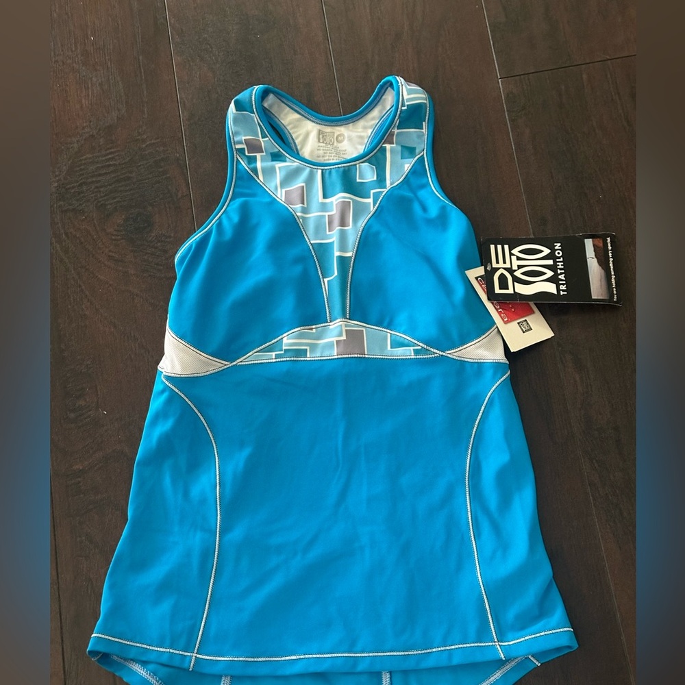 DESOTO Women's Blue Geometric Tank Top